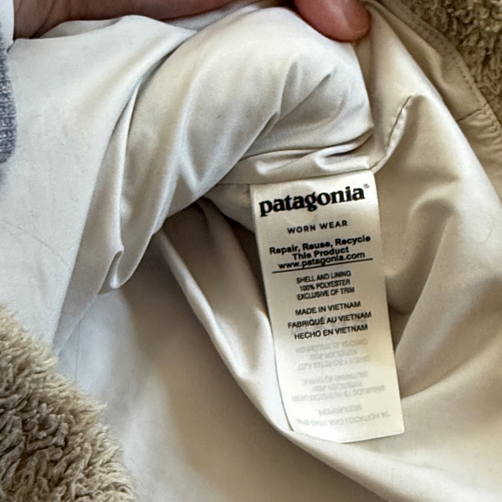 Patagonia Fleece Vest in tan - Picture 9 of 10